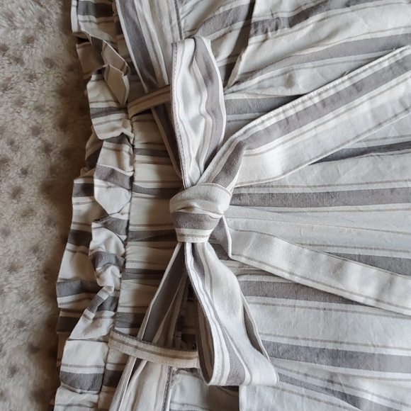 SOLD Thread & Supply paper bag pants - Picture 3 of 13